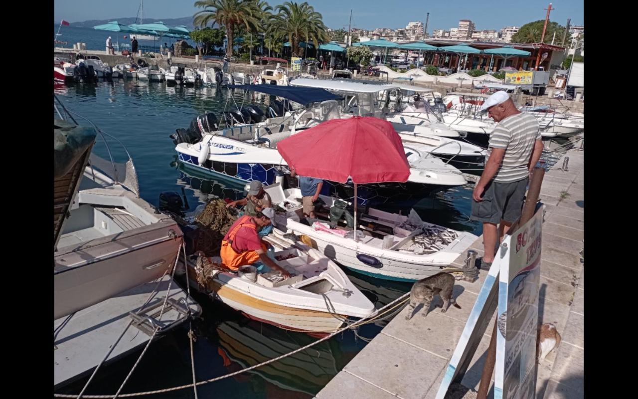 Apartment Alma Sarande Bagian luar foto