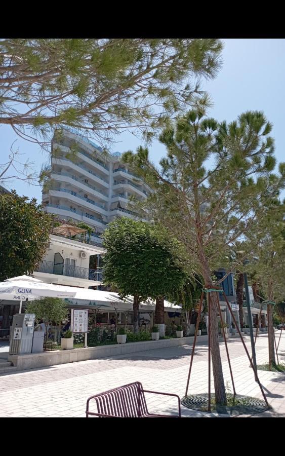 Apartment Alma Sarande Bagian luar foto