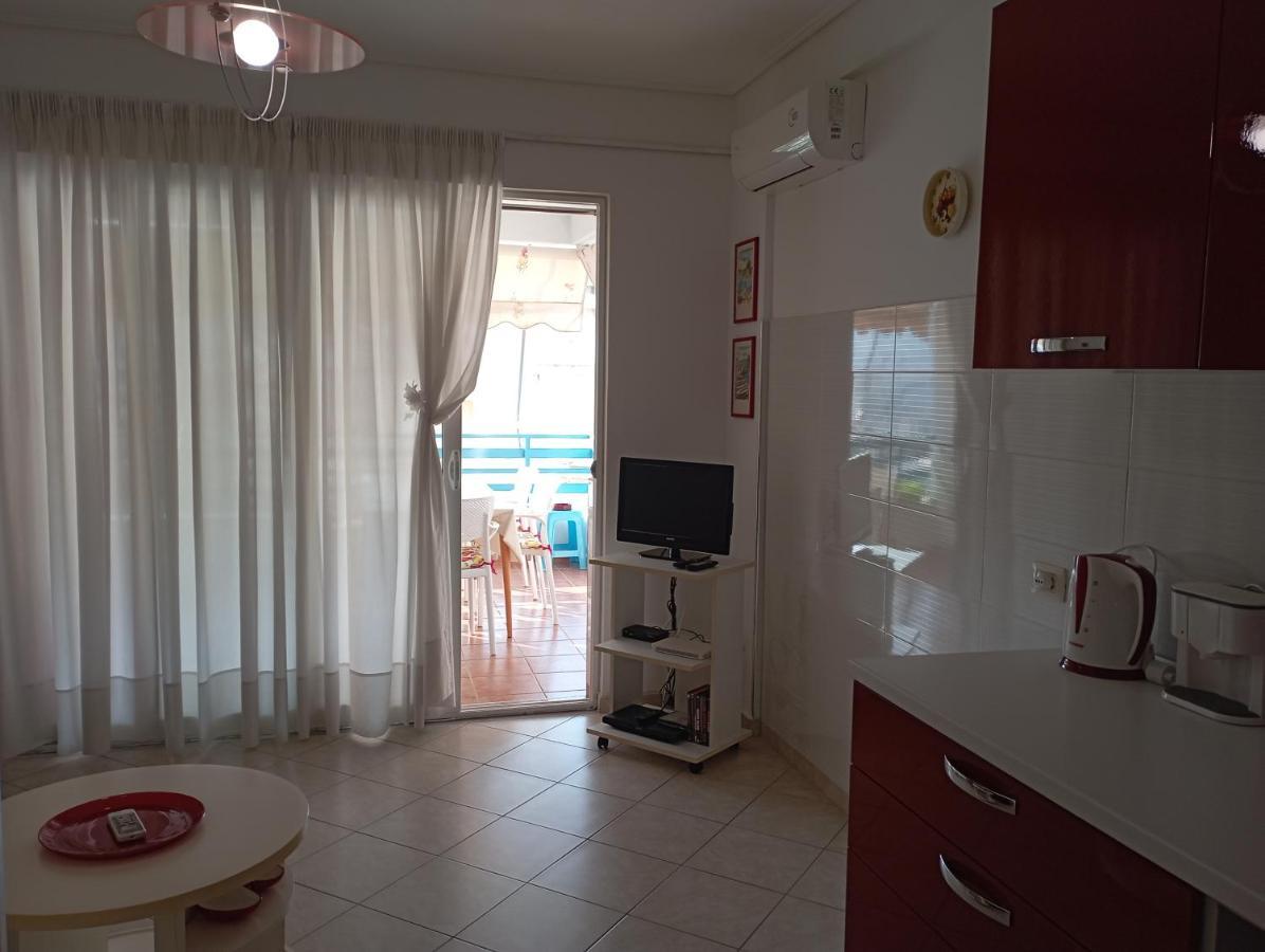 Apartment Alma Sarande Bagian luar foto