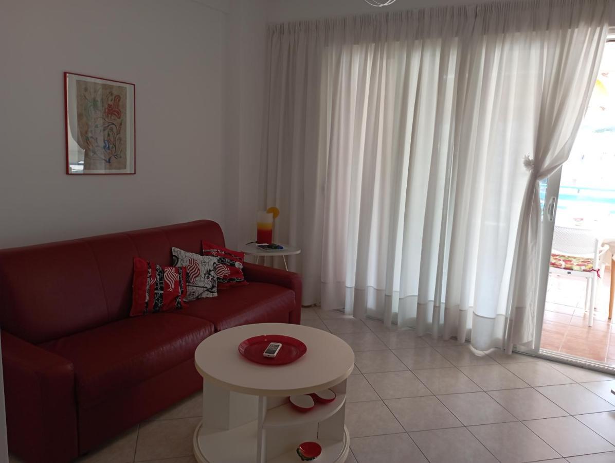 Apartment Alma Sarande Bagian luar foto