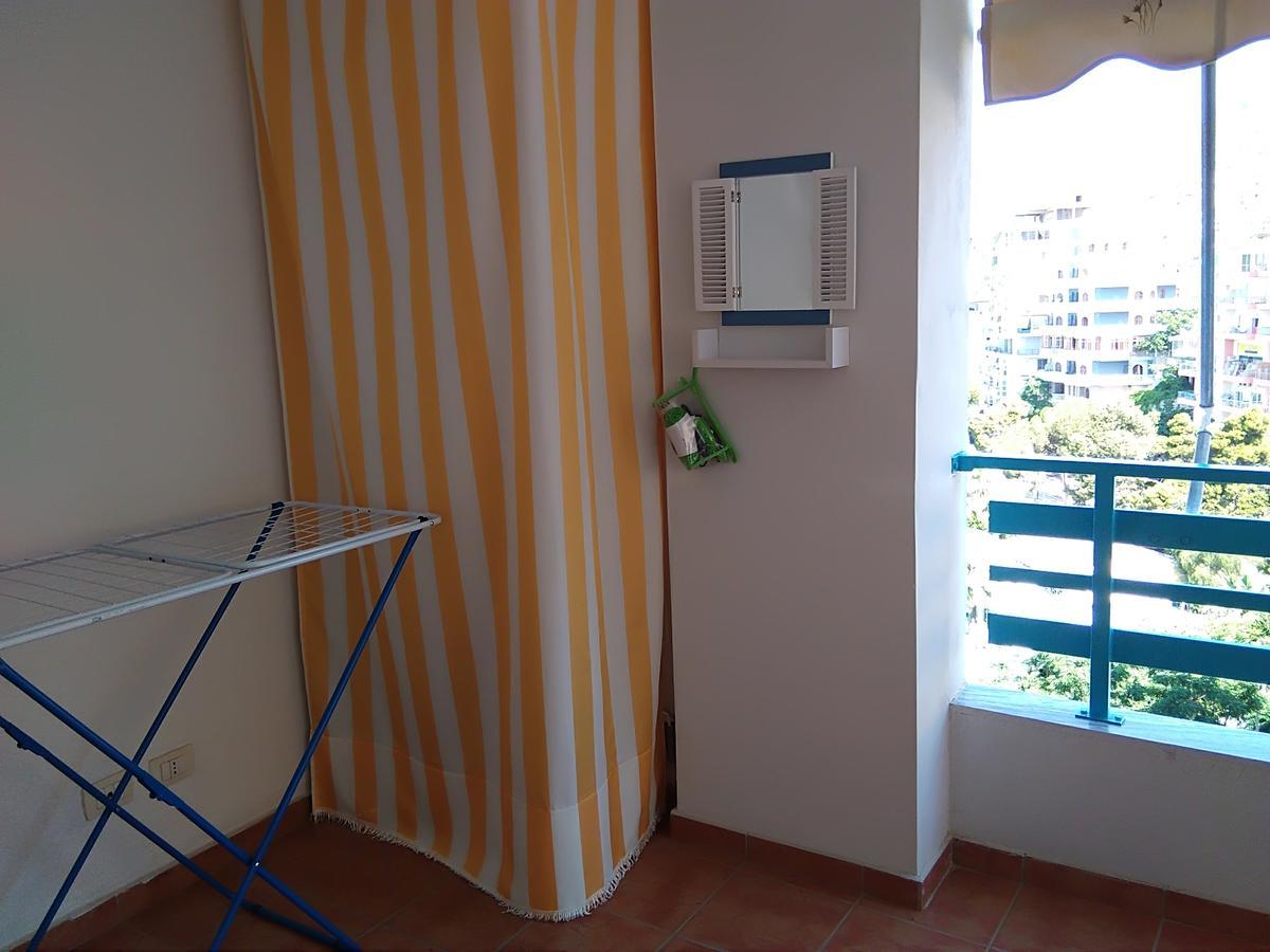 Apartment Alma Sarande Bagian luar foto