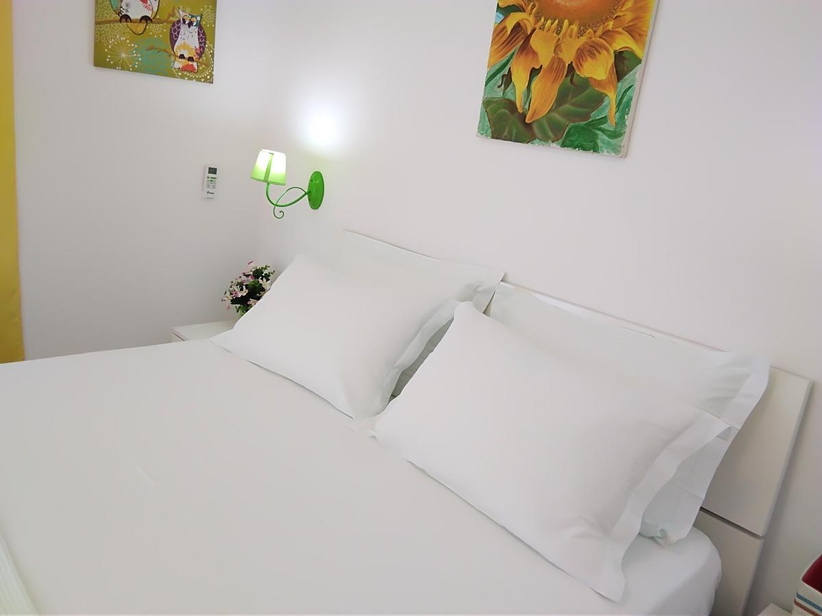 Apartment Alma Sarande Bagian luar foto