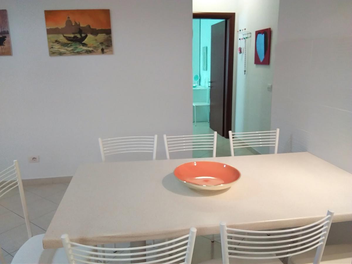 Apartment Alma Sarande Bagian luar foto